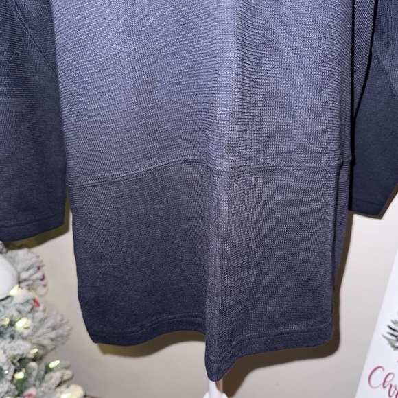 Maggie Lawrence Black Long Sleeve split side waffle knit type top. EUC size S - Picture 2 of 11